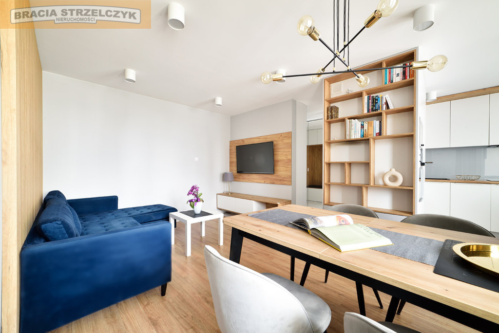 Na Mirowie urządzone, rozkładowe z klimatyzacją