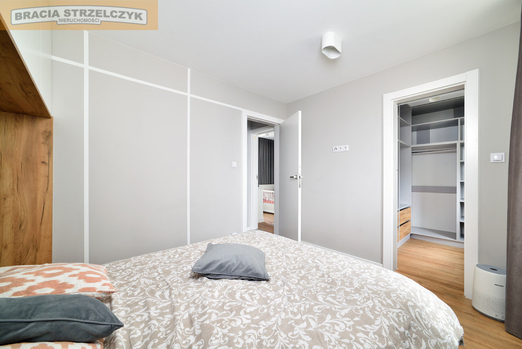 Na Mirowie urządzone, rozkładowe z klimatyzacją