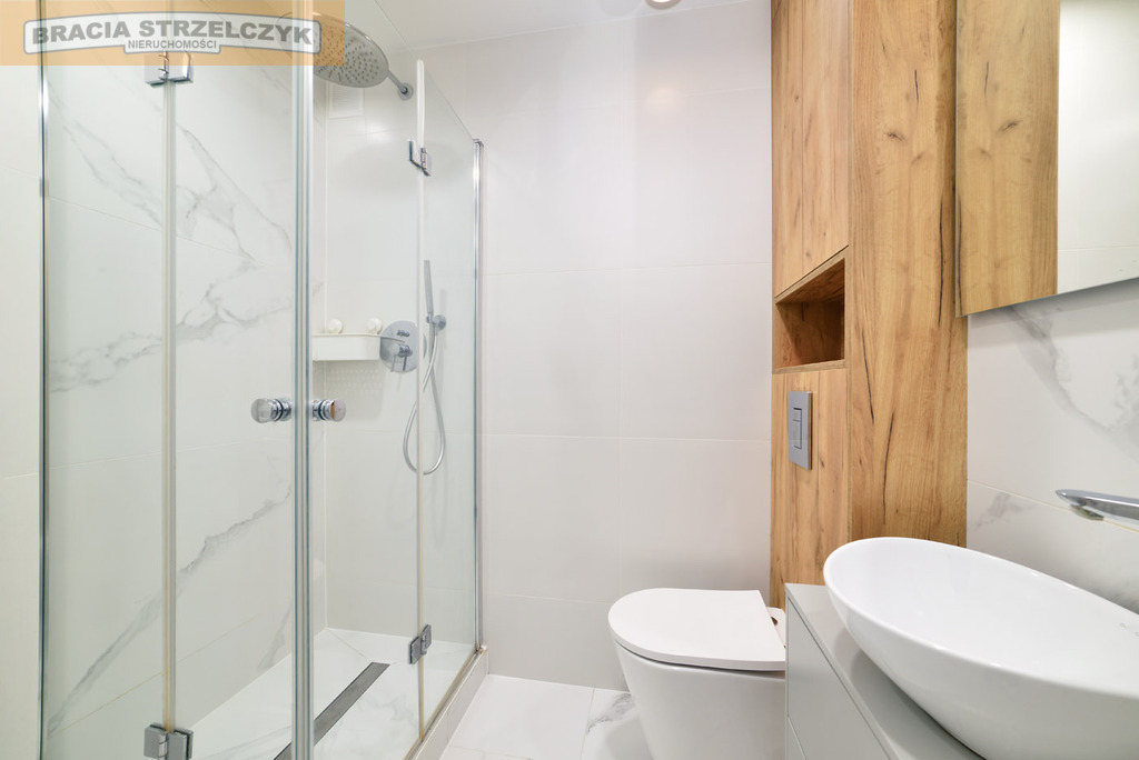 Na Mirowie urządzone, rozkładowe z klimatyzacją