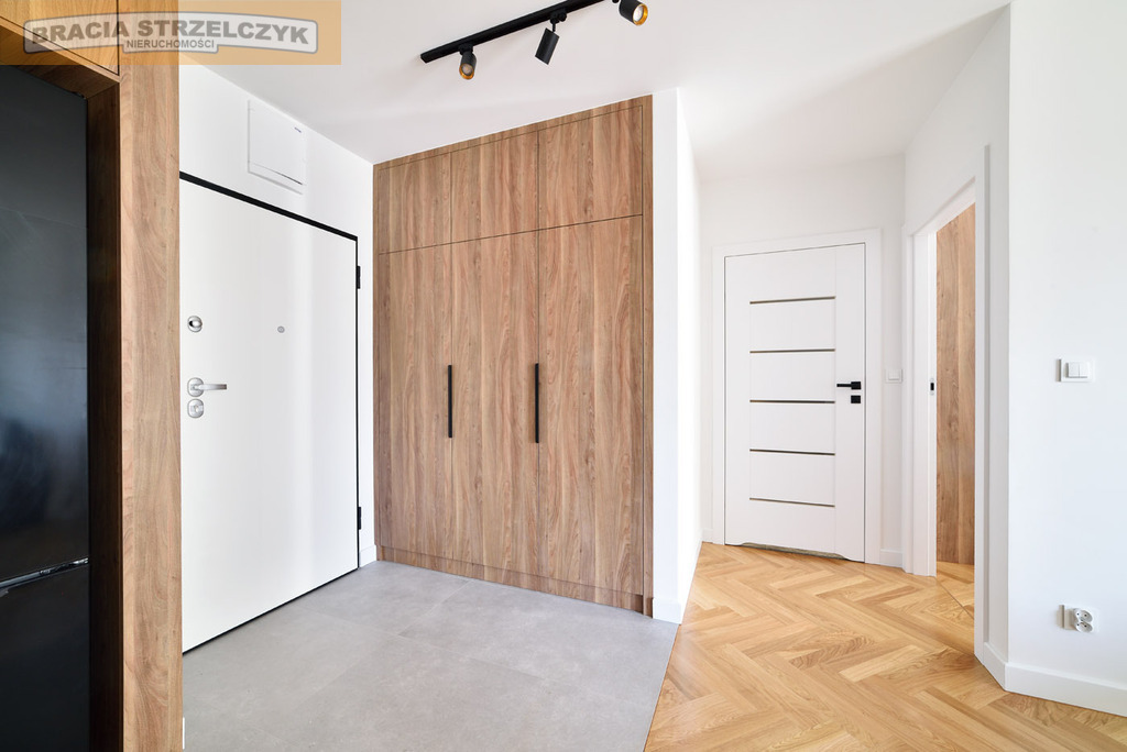 Nowe. 2 Pokoje. Garaż. Tramwaj