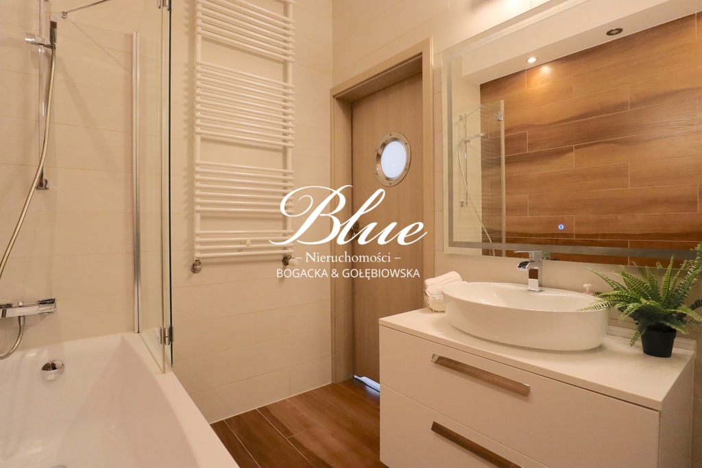 Os. Barbakan - dwupokojowe, taras, komórka, garaż