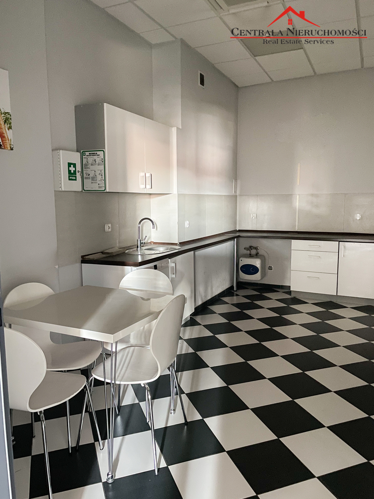 Nowoczesny biurowiec pod szkołę, hotel, medycynę