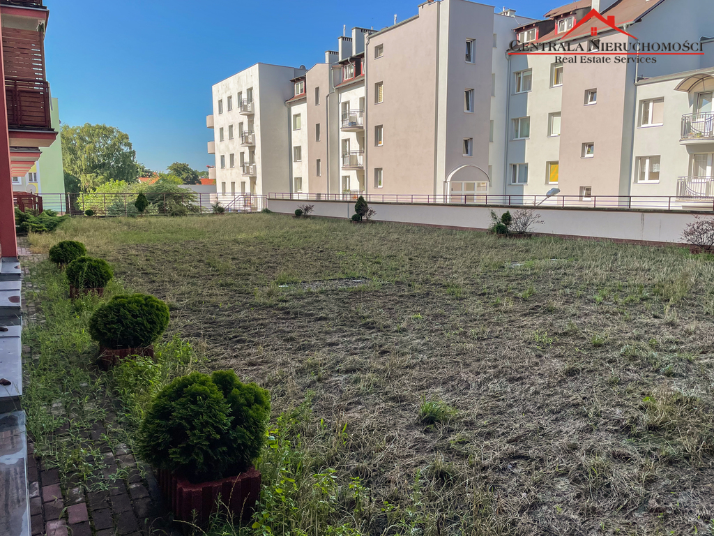 Nowoczesny biurowiec pod szkołę, hotel, medycynę