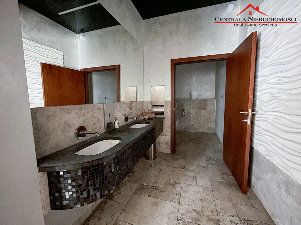 Nowoczesny biurowiec pod szkołę, hotel, medycynę