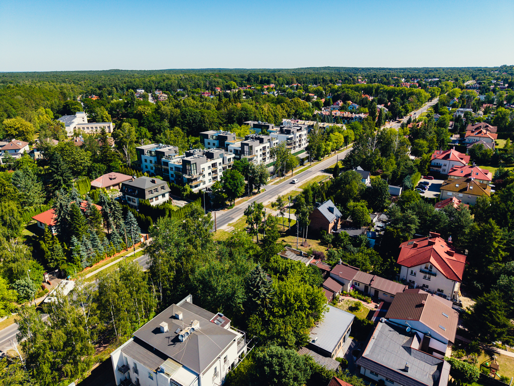 Działka budowlana z owadem naprzeciwko!