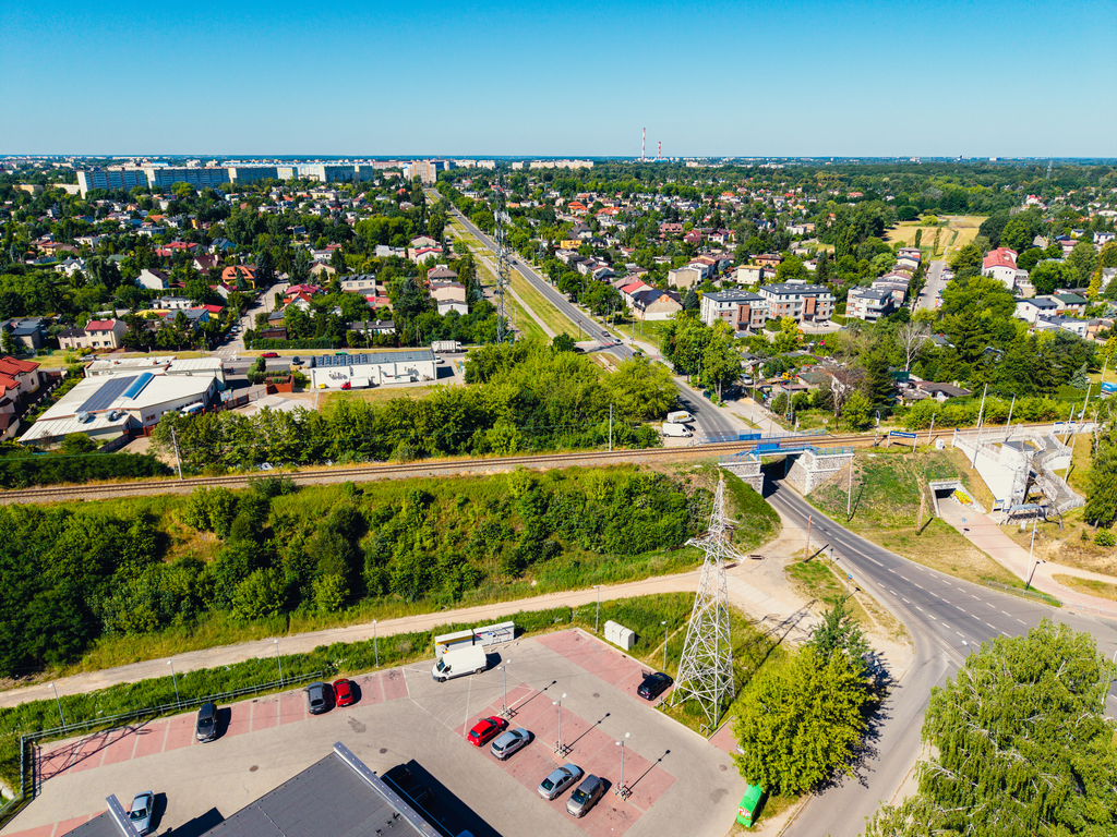 Działka budowlana z owadem naprzeciwko!