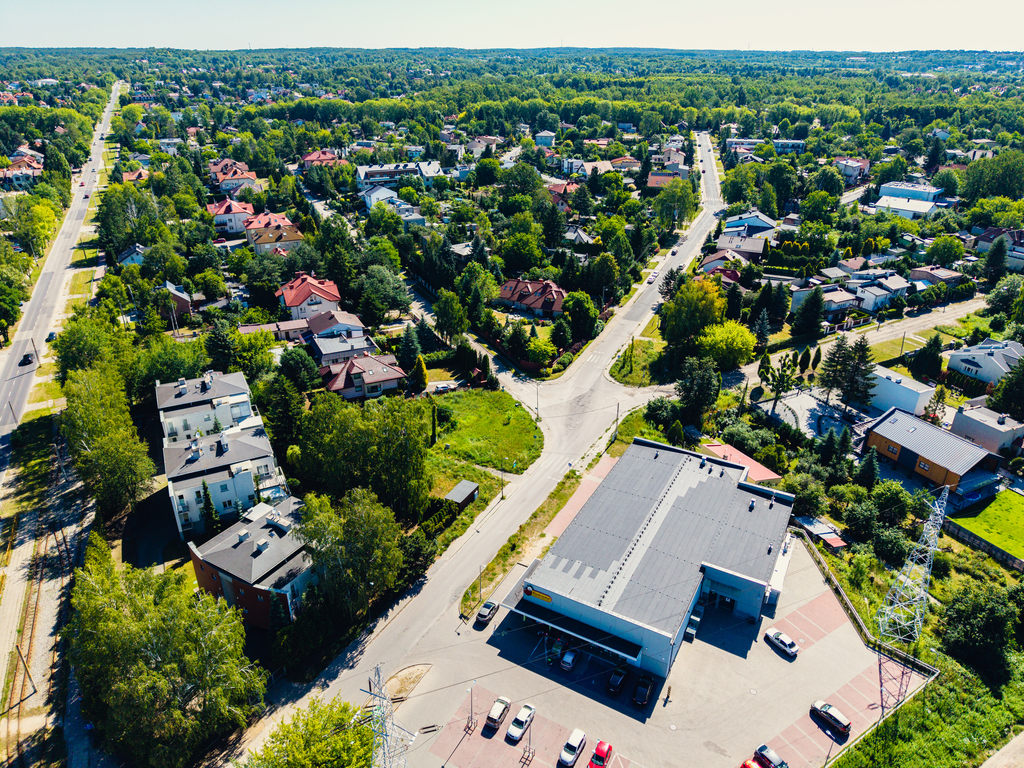 Działka budowlana z owadem naprzeciwko!