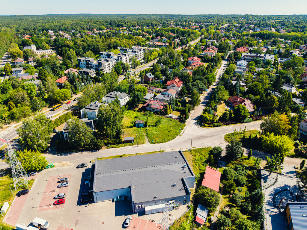 Działka budowlana z owadem naprzeciwko!