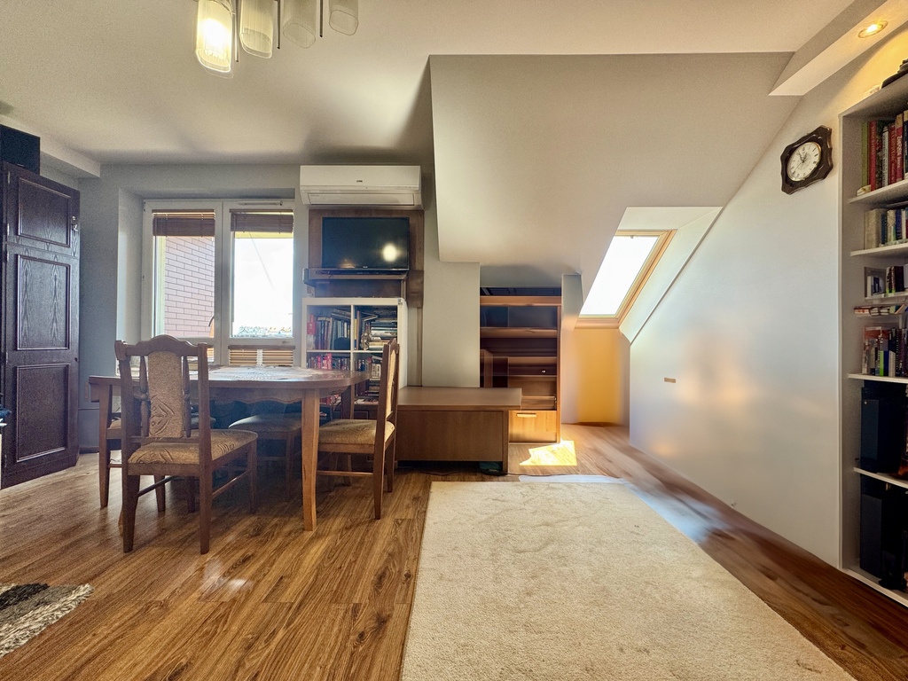 balkon, świetna lokalizacja, trzy pokoje