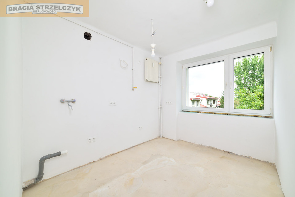 Praga Południe-2 pokoje-stan deweloperski - cegła