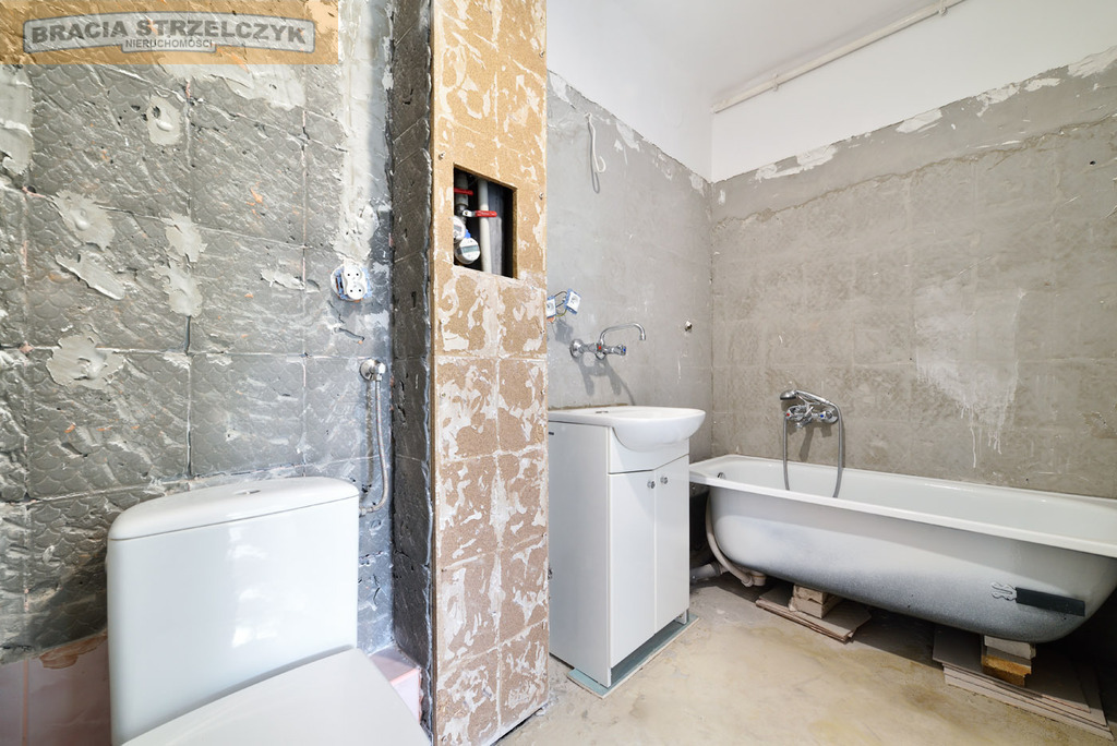 Praga Południe-2 pokoje-stan deweloperski - cegła