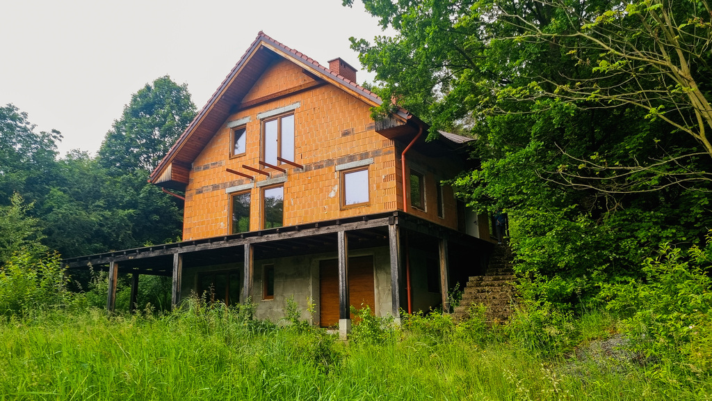 Dom na wzniesieniu, 6 pokoi, 5 łazienek, Radochów