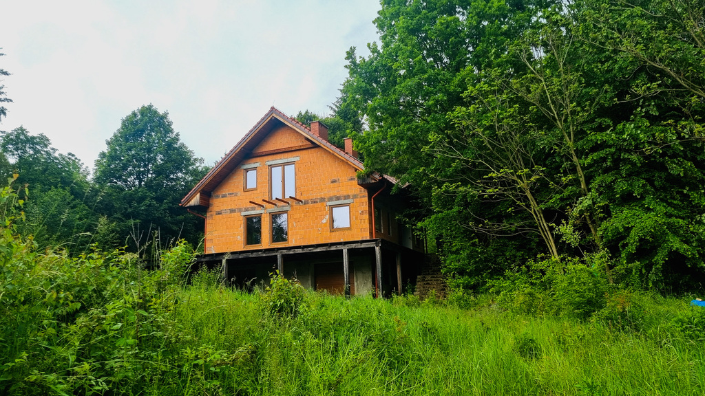 Dom na wzniesieniu, 6 pokoi, 5 łazienek, Radochów