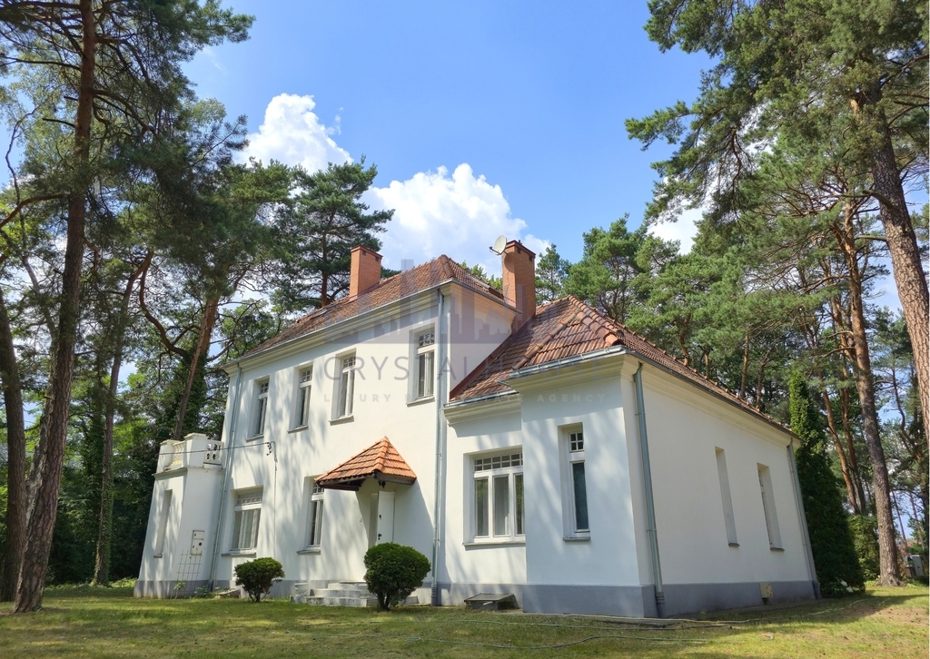 Unikatowa willa Marconiego pod Warszawą z ogrodem