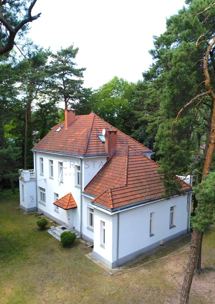 Unikatowa willa Marconiego pod Warszawą z ogrodem