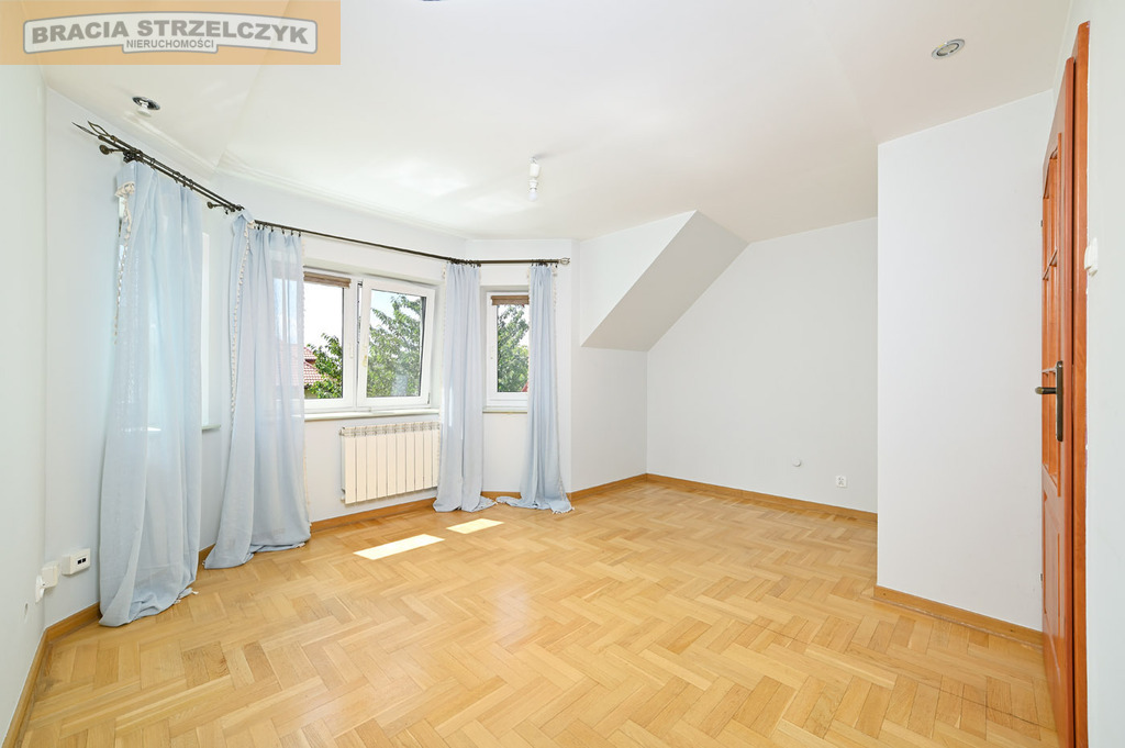 Najem okazjonalny - dom z ogrodem - 6 pokoi