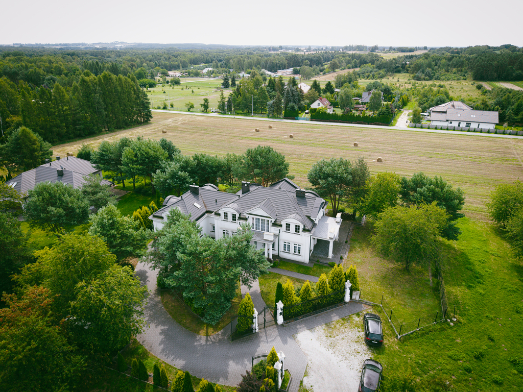 Luksusowa willa z ogrodem w Bądzyniu