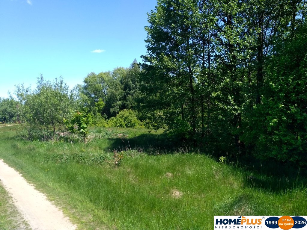 Działka o pow. 25 000 m² pod zabudowę i rekreację.