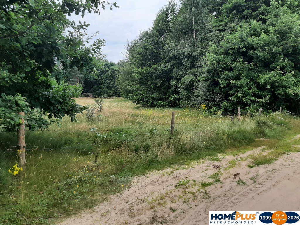 Działka o pow. 25 000 m² pod zabudowę i rekreację.