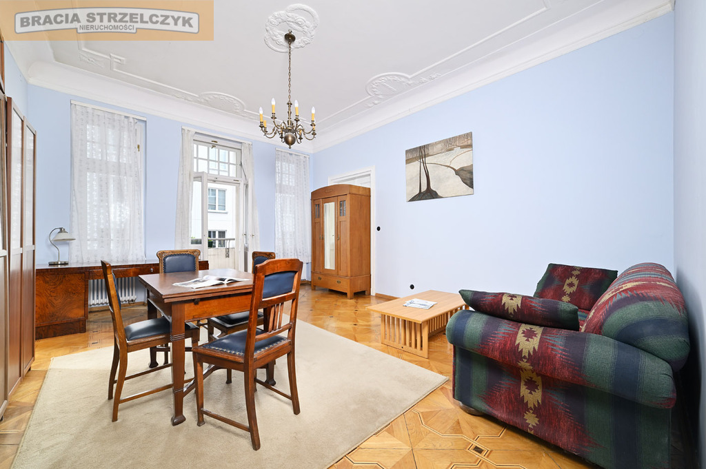 Polecam! Metro, Ścisłe centrum, kamienica, ciche!