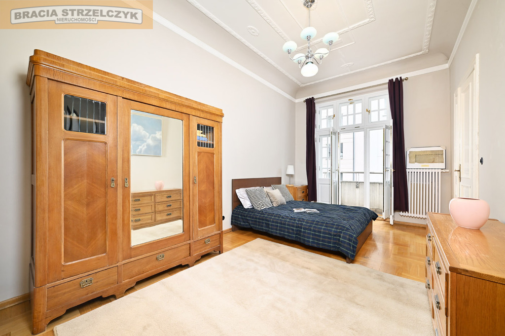 Polecam! Metro, Ścisłe centrum, kamienica, ciche!