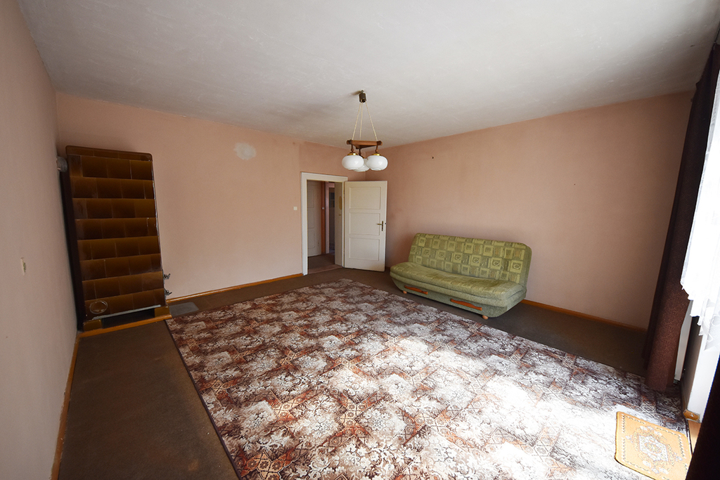 Na sprzedaż przestronne mieszkanie w centrum Nysy