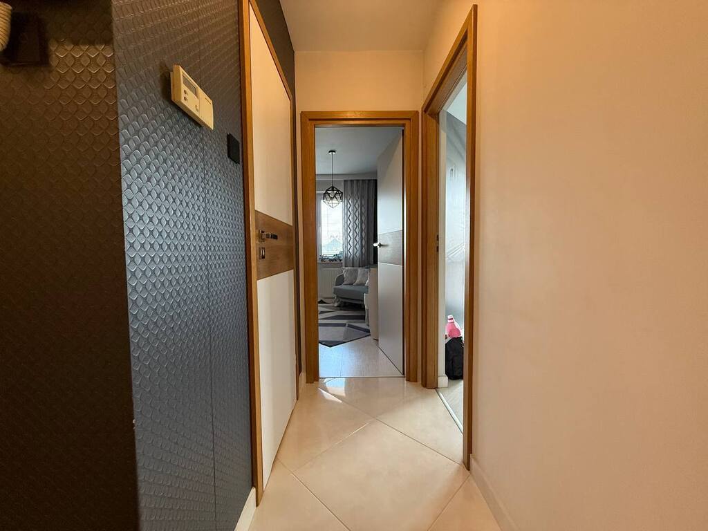 Duże mieszkanie z wyposażeniem, trzy balkony