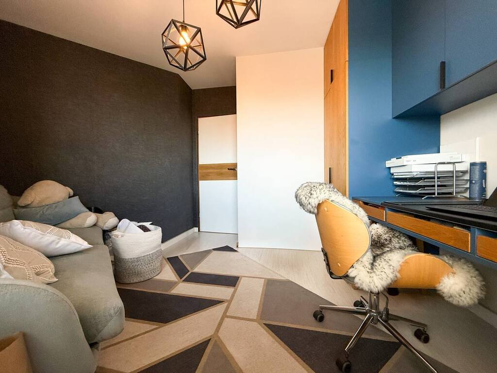 Duże mieszkanie z wyposażeniem, trzy balkony