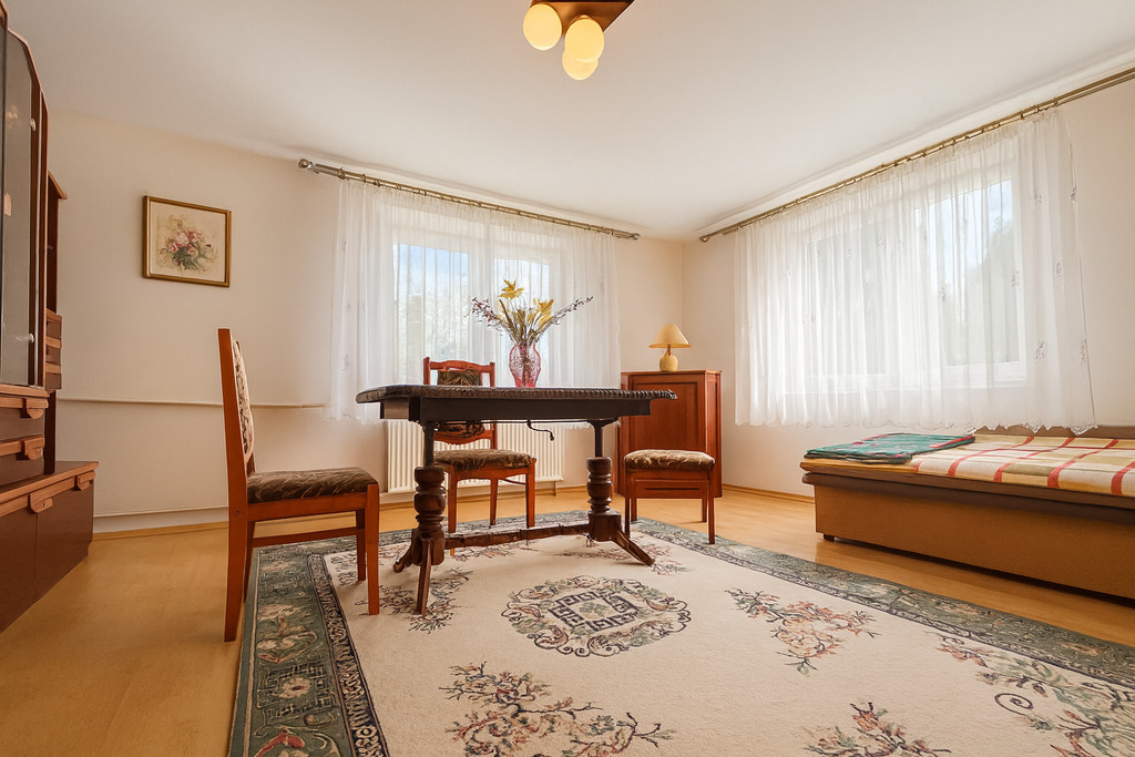 Dom 130 m² z budynkiem gospodarczym - 14,7a