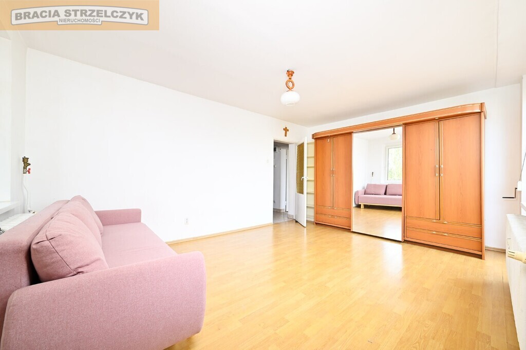 Sadyba . 3 pokoje. Balkon. 4 piętro. Brak windy