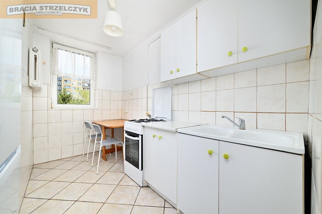 Sadyba . 3 pokoje. Balkon. 4 piętro. Brak windy