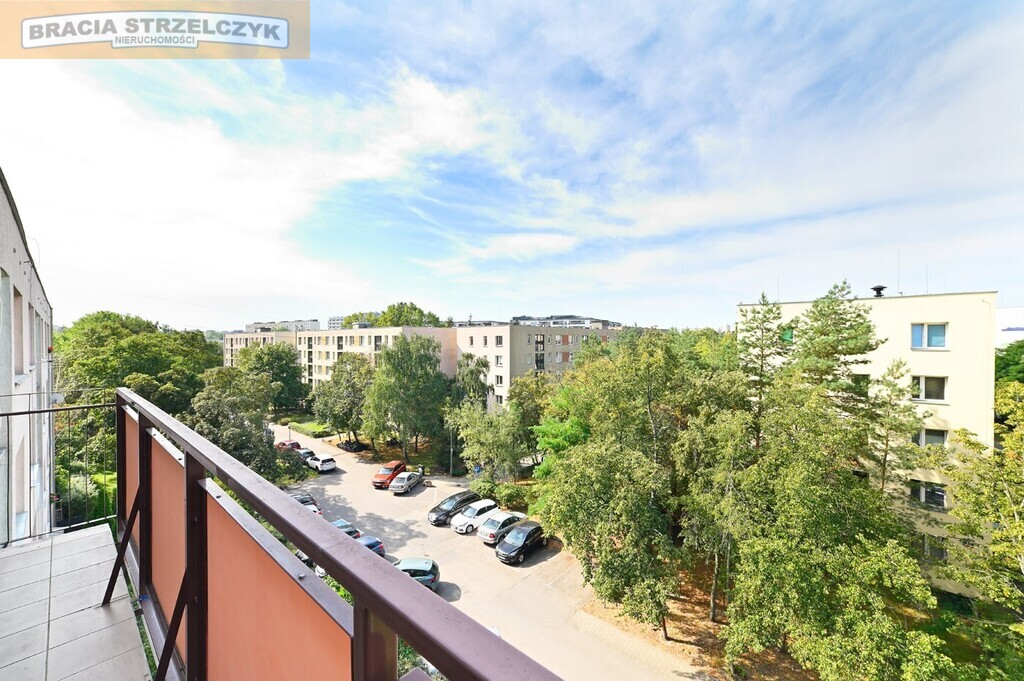 Sadyba . 3 pokoje. Balkon. 4 piętro. Brak windy