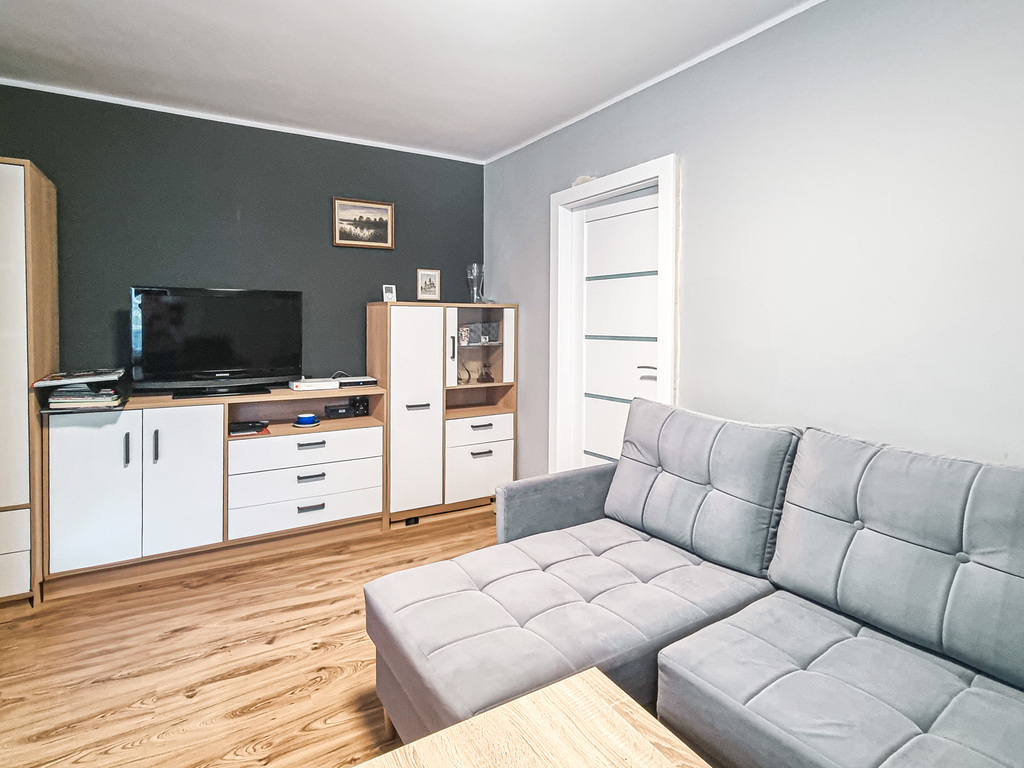 Mieszkanie w odnowionym budynku w Międzylesiu