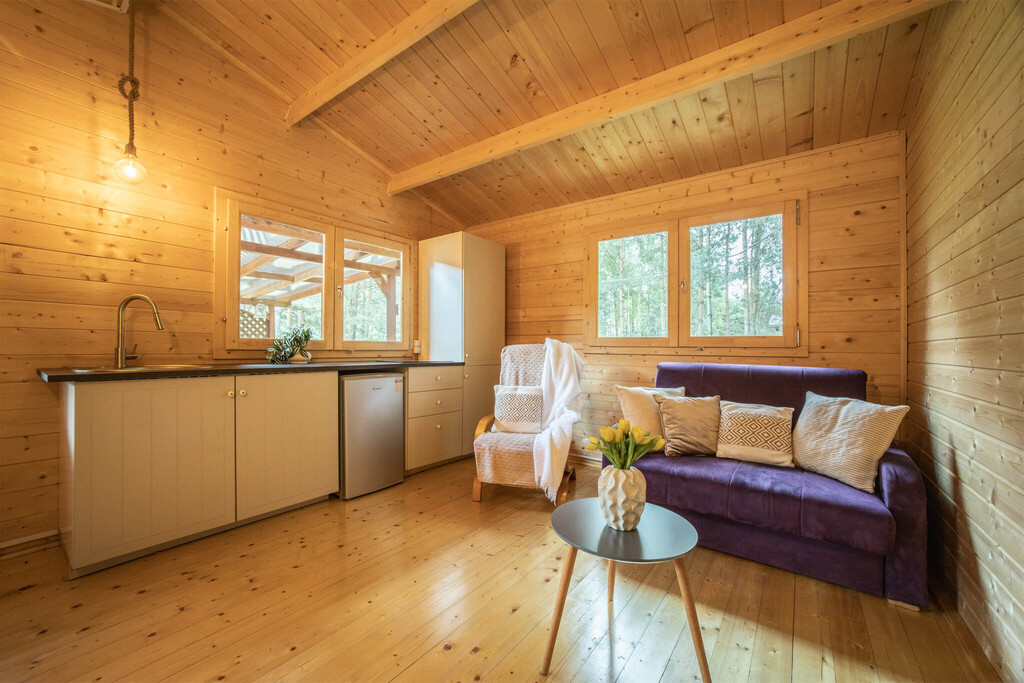 Twoja zielona oaza z domkiem w sercu lasu