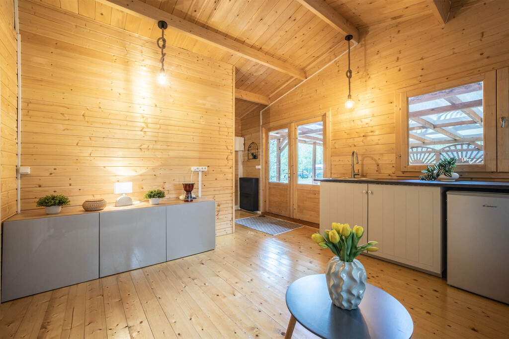 Twoja zielona oaza z domkiem w sercu lasu