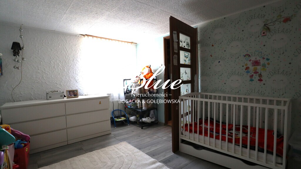 Dom nad jeziorem z dużą działką