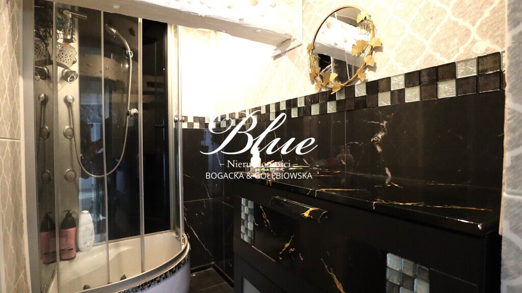 Dom nad jeziorem z dużą działką