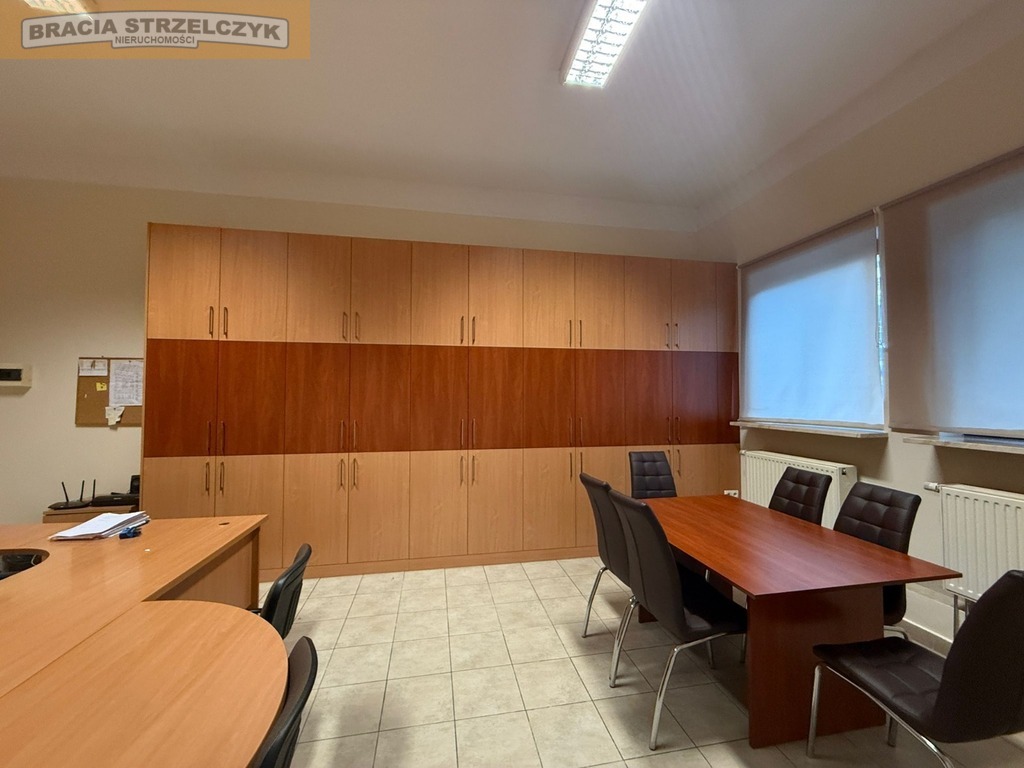 Lokal usługowy 38.6 m², Parter, al. KEN, Metro