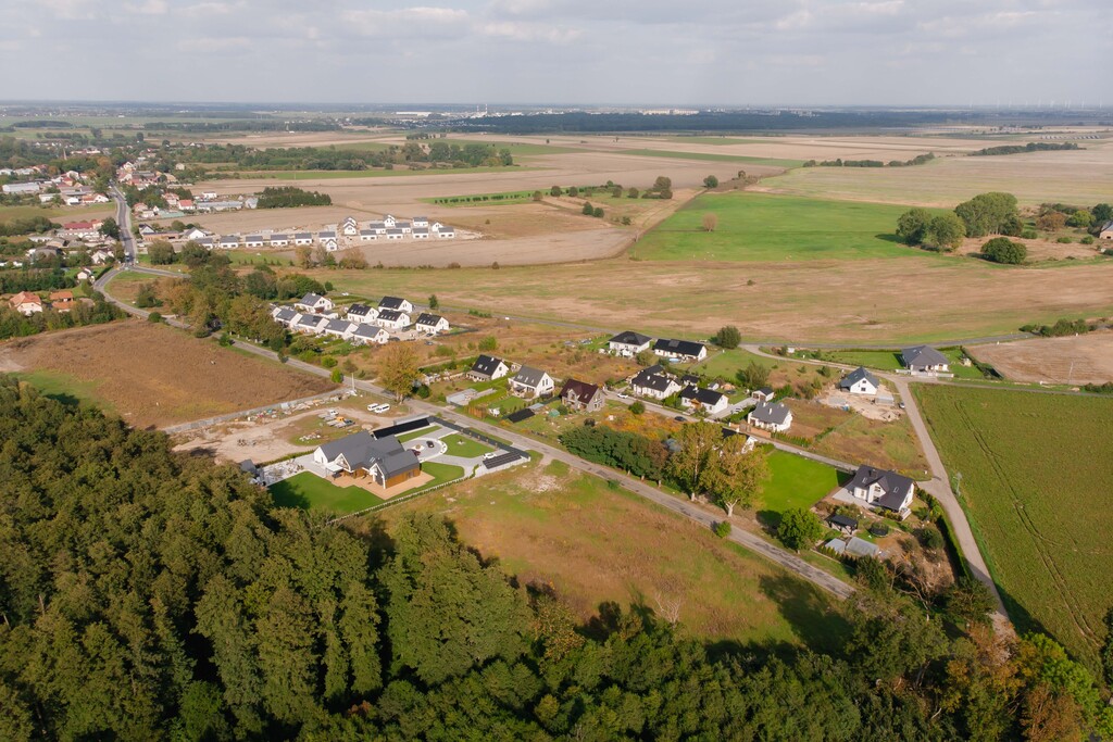 Nowoczesny dom z dużą działką blisko jeziora