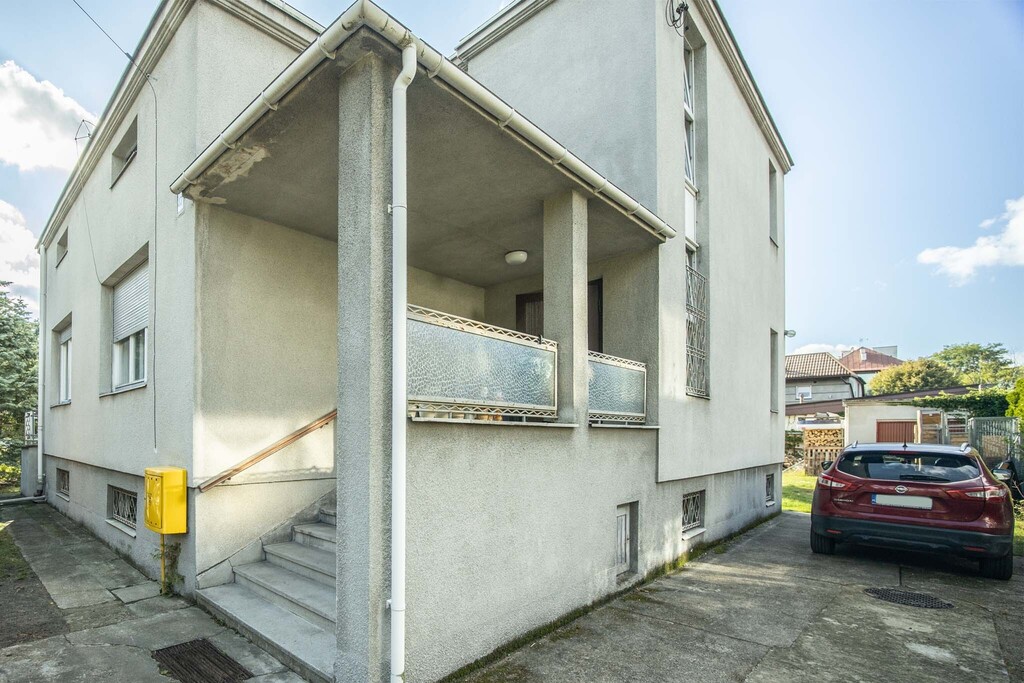 Rodzinny dom z garażem i tarasem