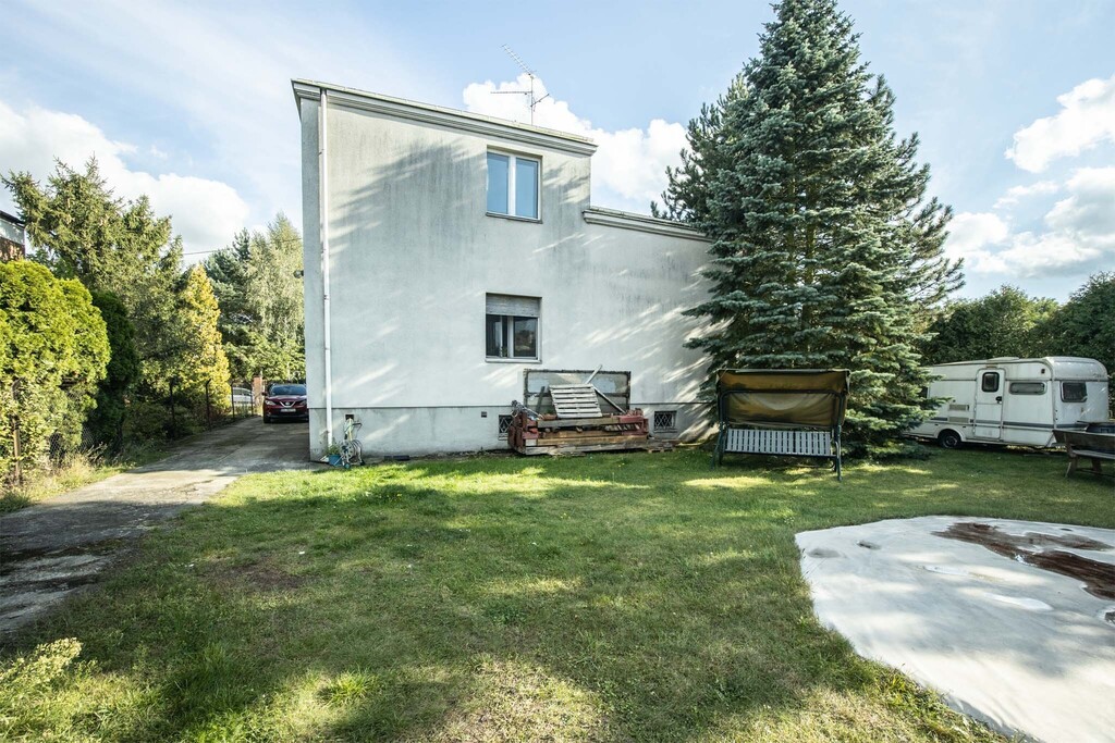 Rodzinny dom z garażem i tarasem