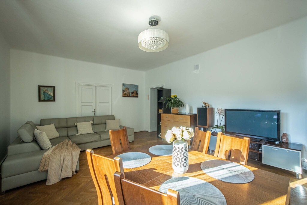 Rodzinny dom z garażem i tarasem