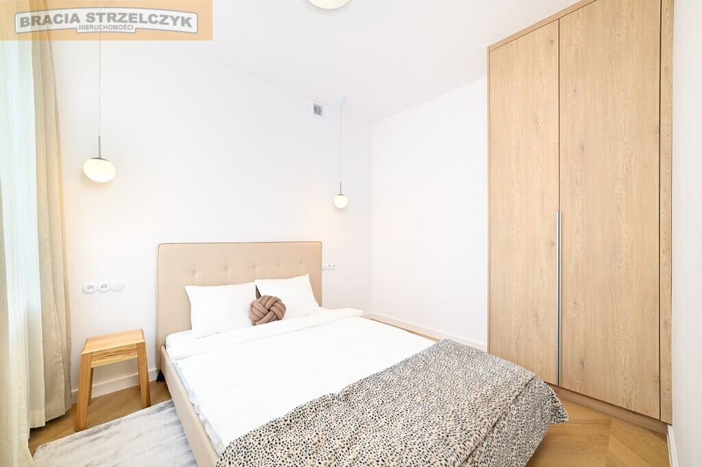 Apartament. Śródmieście PD. Balkon. Sypialnia