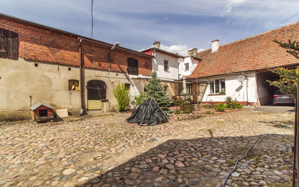 Dom z dużą działką – idealne miejsce do realizacji