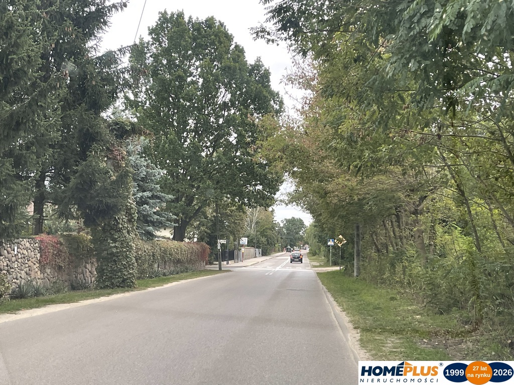 Działka budowlana 985 m² z mediami w Markach