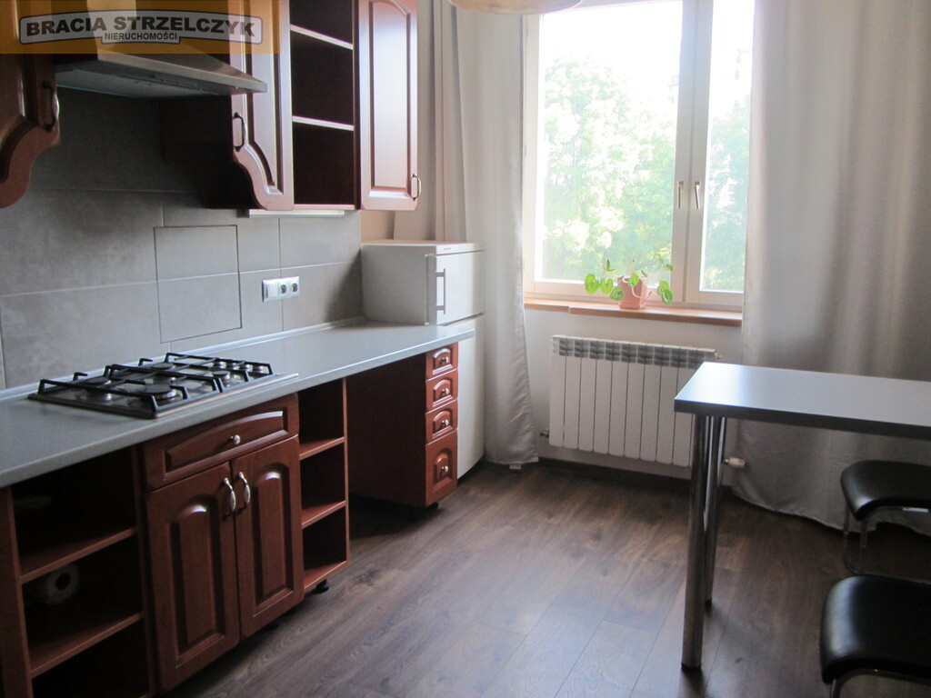 Pokój z kuchnią, atrakcyjna cena, metro, tramwaj