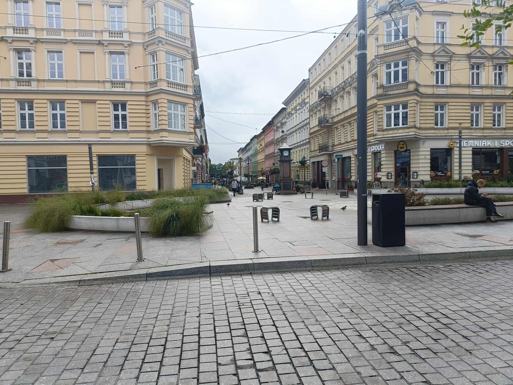 NOWA CENA!Lokal usługowy w przyziemiu Rayskiego 26