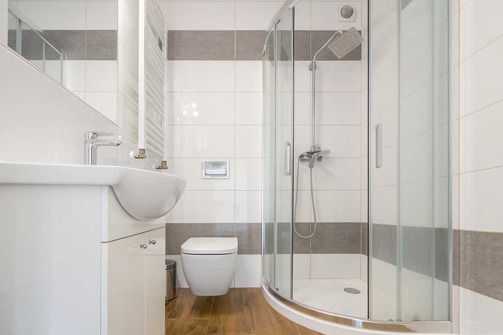 Gotowiec inwestycyjny-3 studia +4 pok. poddasze