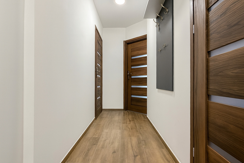 Gotowiec inwestycyjny-3 studia +4 pok. poddasze