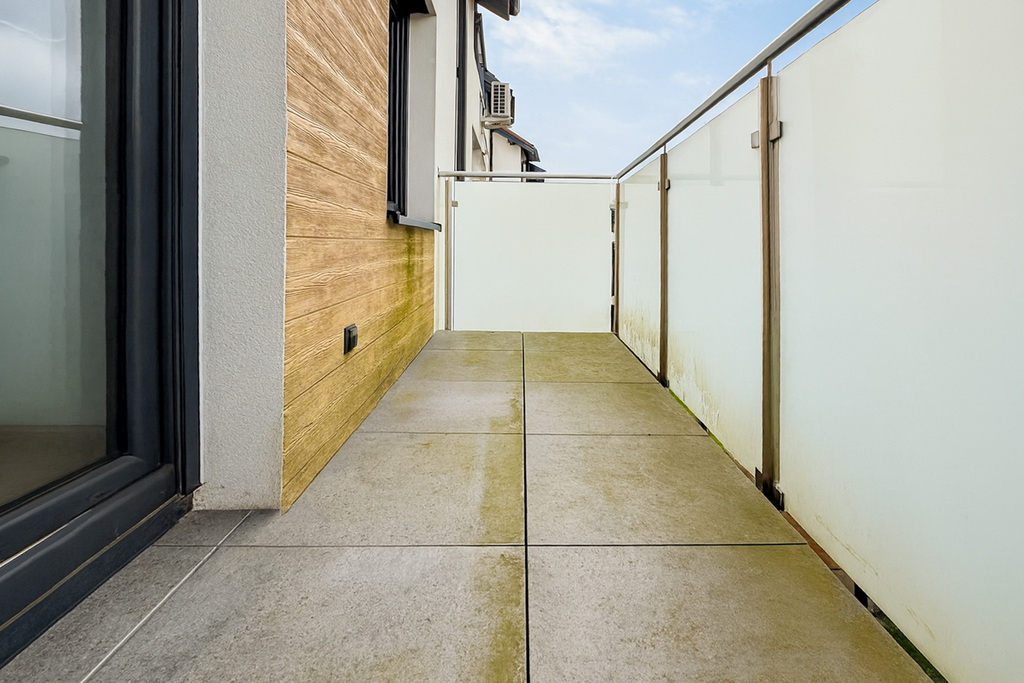 Gotowiec inwestycyjny-3 studia +4 pok. poddasze